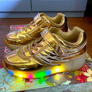 Golden Heelys kids size 3